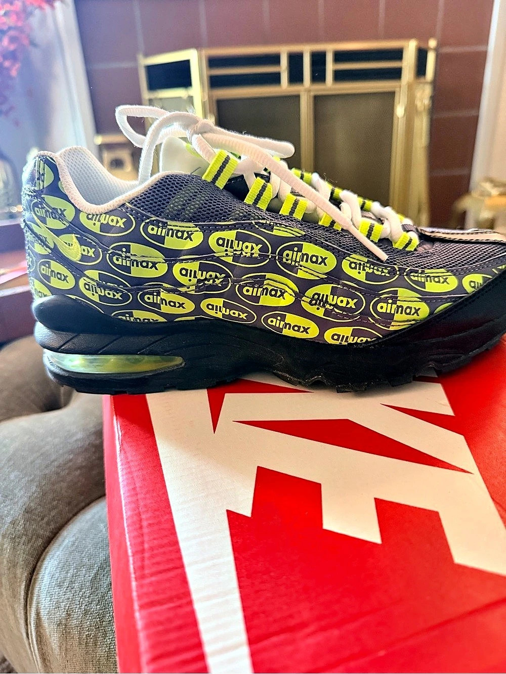 Nike Air Max 95 (GS) Sneakers Black & Green Boys US 6Y